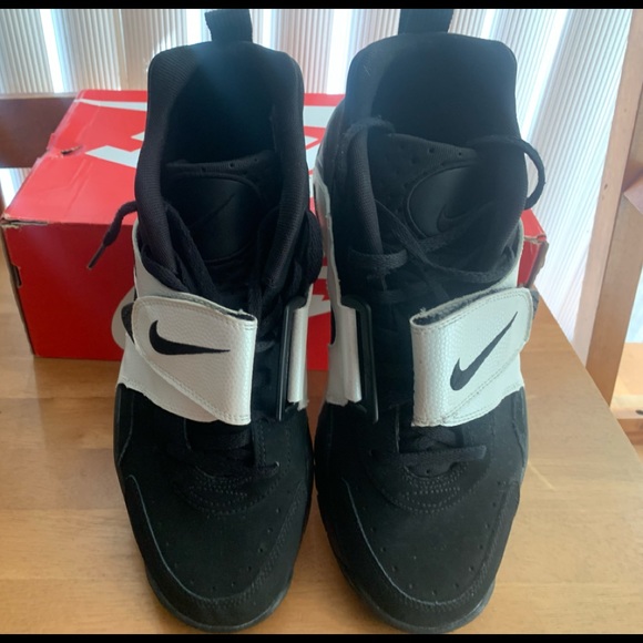 Nike Black and White Athletic Shoes